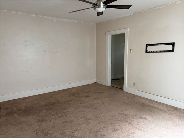 1326 Woodmont Ave, New Kensington, PA 15068