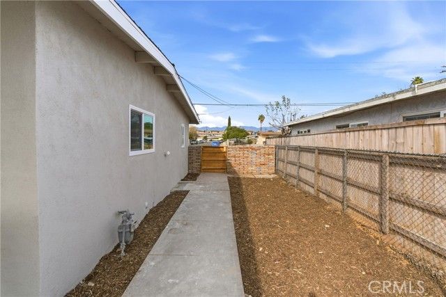 125 W Alru, Rialto, CA 92376