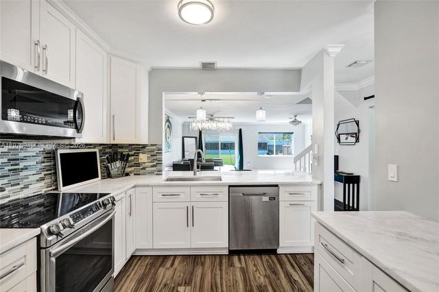 3703 NW 91st Ln, Sunrise, FL 33351