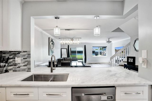 3703 NW 91st Ln, Sunrise, FL 33351