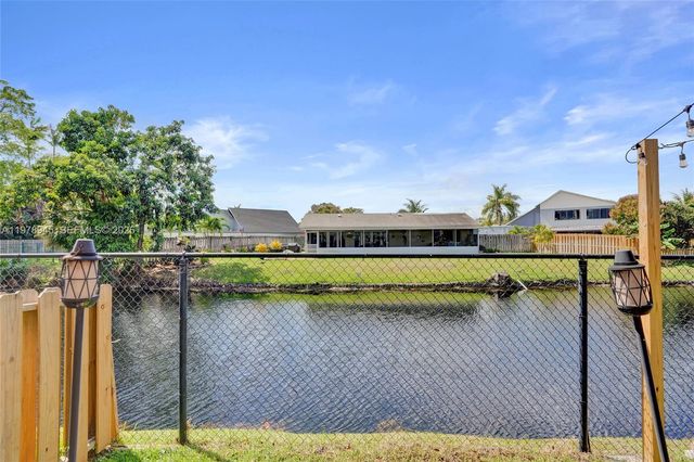 3703 NW 91st Ln, Sunrise, FL 33351