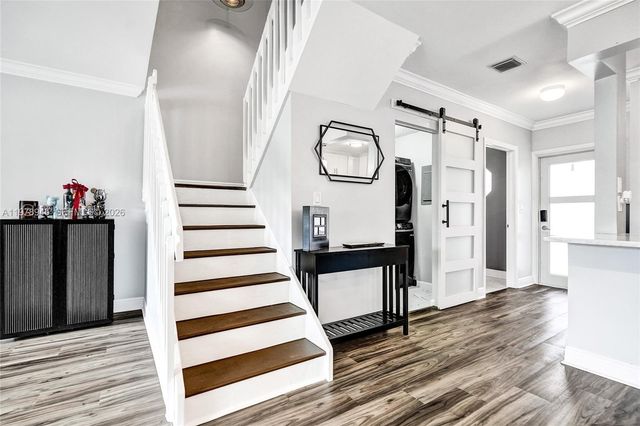 3703 NW 91st Ln, Sunrise, FL 33351