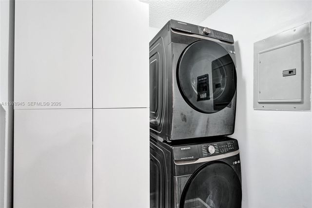 3703 NW 91st Ln, Sunrise, FL 33351