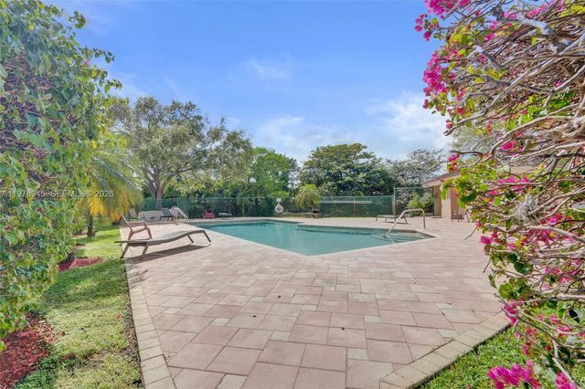 3703 NW 91st Ln, Sunrise, FL 33351