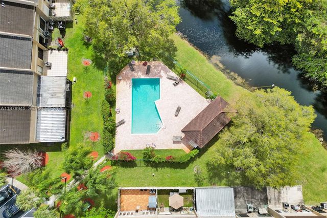 3703 NW 91st Ln, Sunrise, FL 33351