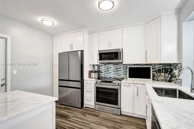 3703 NW 91st Ln, Sunrise, FL 33351