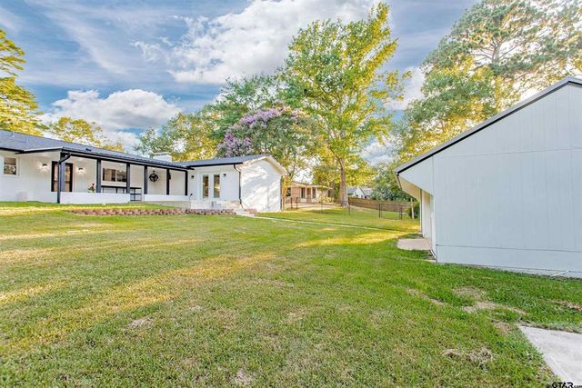 613 Northgate Drive, Lindale, TX 75771