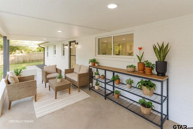 613 Northgate Drive, Lindale, TX 75771