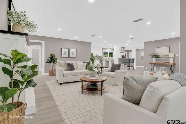 613 Northgate Drive, Lindale, TX 75771