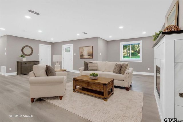 613 Northgate Drive, Lindale, TX 75771