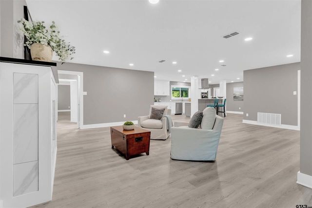 613 Northgate Drive, Lindale, TX 75771