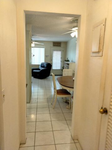 815 SW 10th Terrace 17V, Hallandale Beach, FL 33009