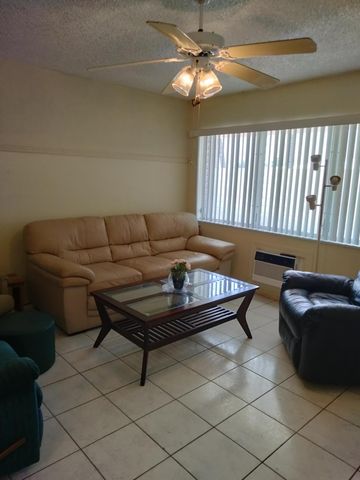 815 SW 10th Terrace 17V, Hallandale Beach, FL 33009