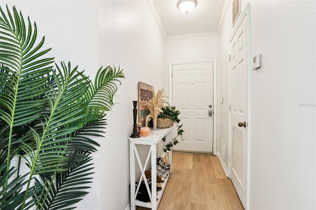 10125 COURTNEY PALMS BOULEVARD 201, Tampa, FL 33619