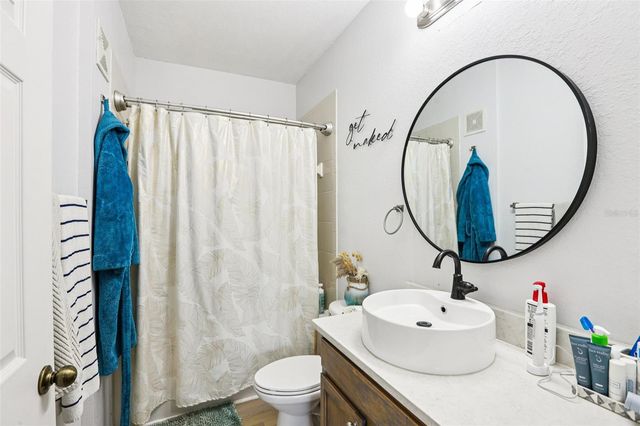 10125 COURTNEY PALMS BOULEVARD 201, Tampa, FL 33619