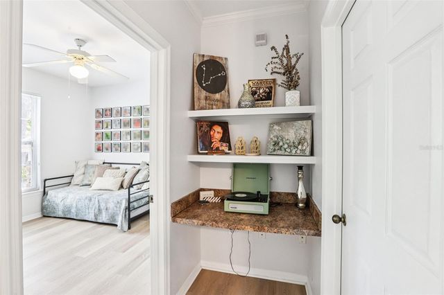 10125 COURTNEY PALMS BOULEVARD 201, Tampa, FL 33619