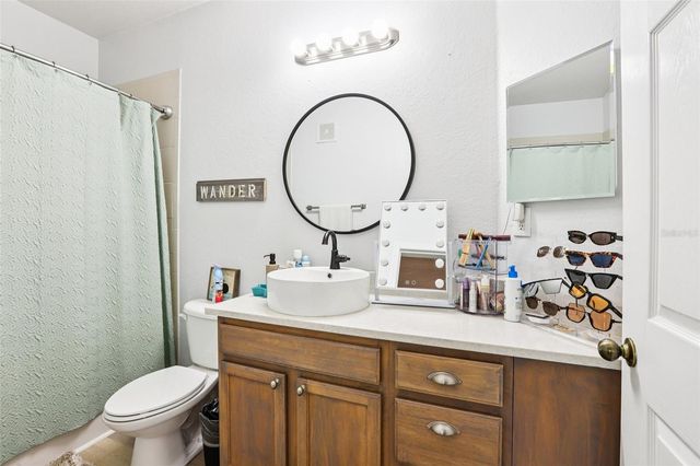 10125 COURTNEY PALMS BOULEVARD 201, Tampa, FL 33619