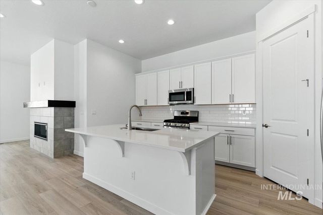 3751 S Anise Ave, Nampa, ID 83686