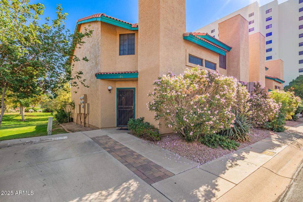 225 W 1ST Street 128, Mesa, AZ 85201