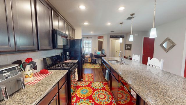 832 Rough Hollow Drive, Mckinney, TX 75071