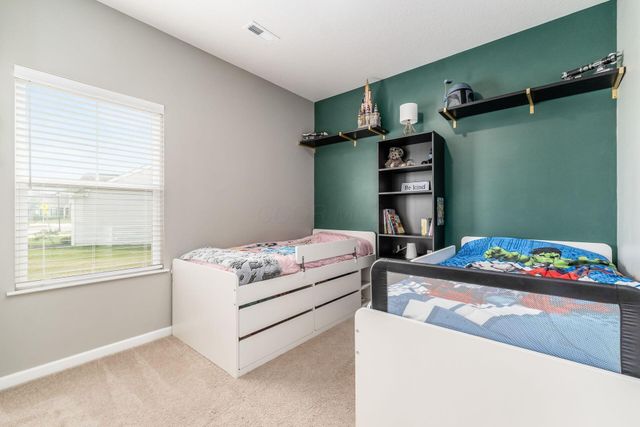 319 Mannaseh Drive W, Granville, OH 43023