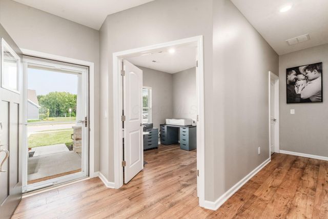 319 Mannaseh Drive W, Granville, OH 43023