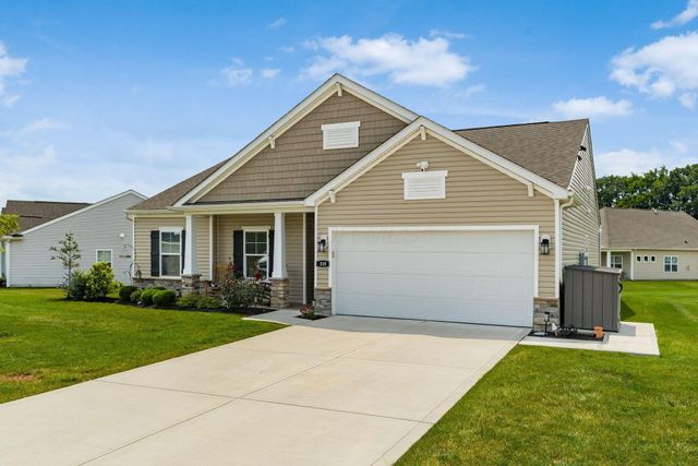 319 Mannaseh Drive W, Granville, OH 43023