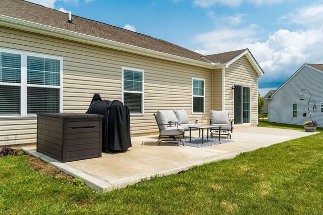 319 Mannaseh Drive W, Granville, OH 43023