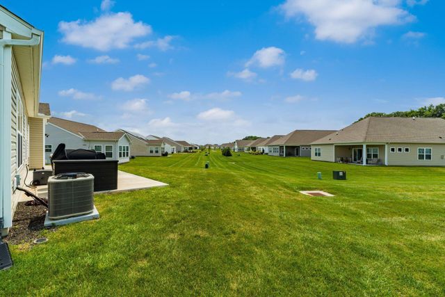 319 Mannaseh Drive W, Granville, OH 43023