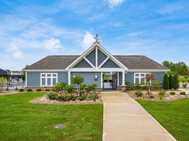 319 Mannaseh Drive W, Granville, OH 43023