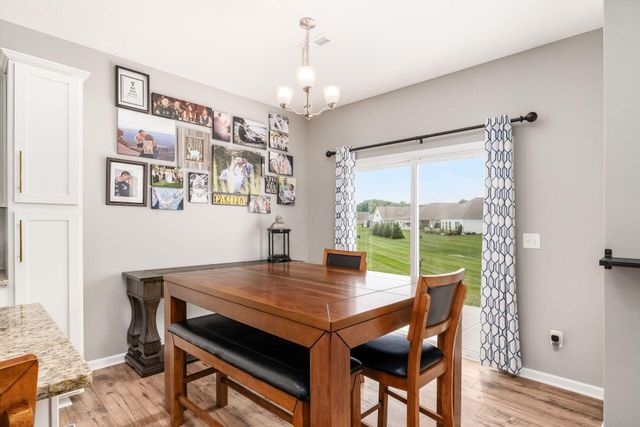 319 Mannaseh Drive W, Granville, OH 43023