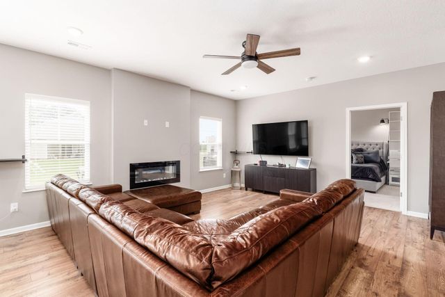 319 Mannaseh Drive W, Granville, OH 43023