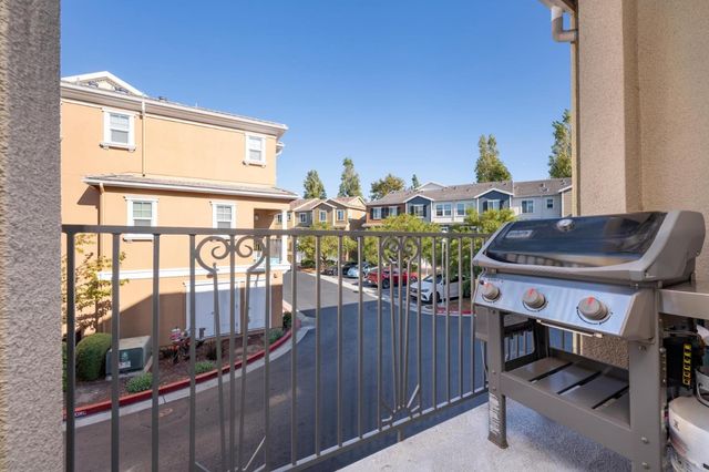 2933 Baze Road, San Mateo, CA 94403