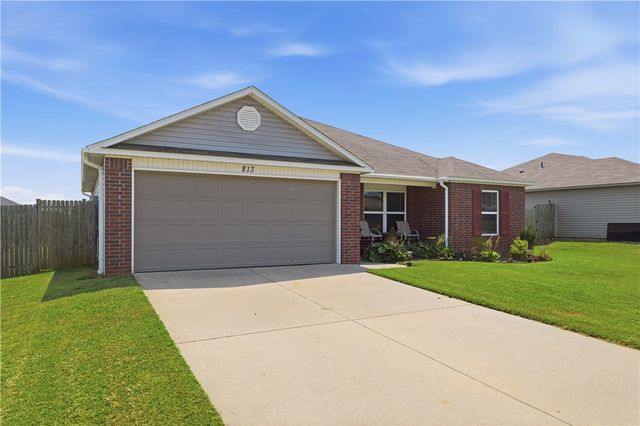 813 NW 67th Avenue, Bentonville, AR 72713