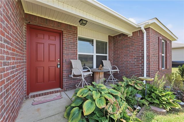 813 NW 67th Avenue, Bentonville, AR 72713