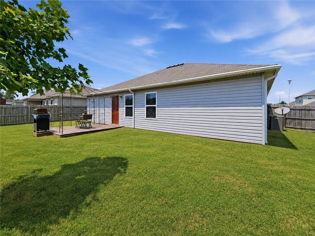 813 NW 67th Avenue, Bentonville, AR 72713