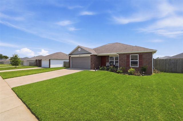 813 NW 67th Avenue, Bentonville, AR 72713