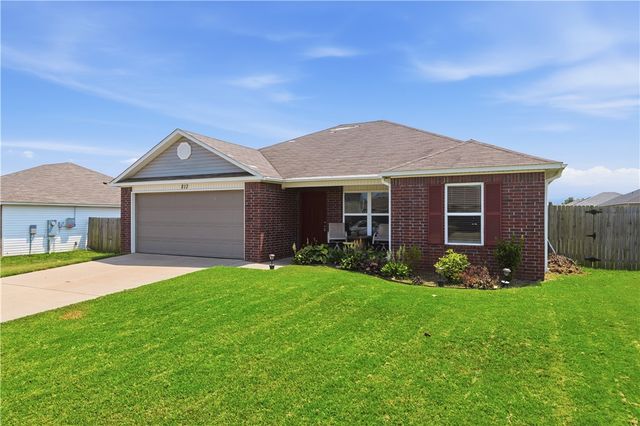 813 NW 67th Avenue, Bentonville, AR 72713