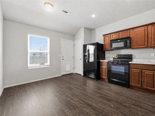 813 NW 67th Avenue, Bentonville, AR 72713