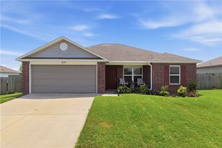 813 NW 67th Avenue, Bentonville, AR 72713