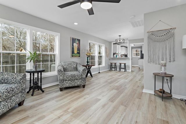 2320 Delaware Street, Beaumont, TX 77703