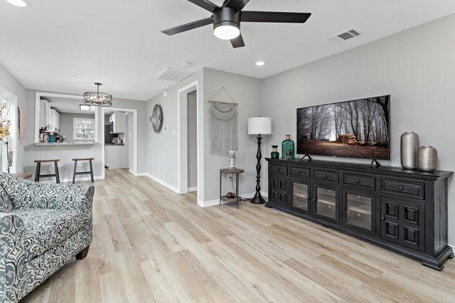 2320 Delaware Street, Beaumont, TX 77703