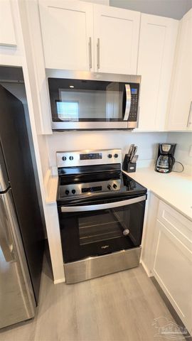 379 Clubbs St, Pensacola, FL 32502