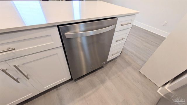 379 Clubbs St, Pensacola, FL 32502