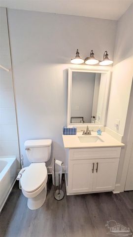 379 Clubbs St, Pensacola, FL 32502