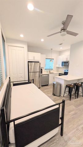 379 Clubbs St, Pensacola, FL 32502