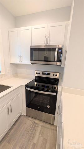 379 Clubbs St, Pensacola, FL 32502