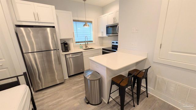 379 Clubbs St, Pensacola, FL 32502