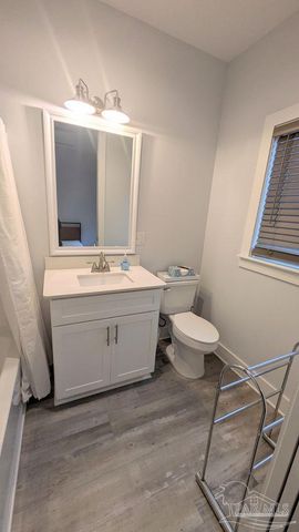 379 Clubbs St, Pensacola, FL 32502