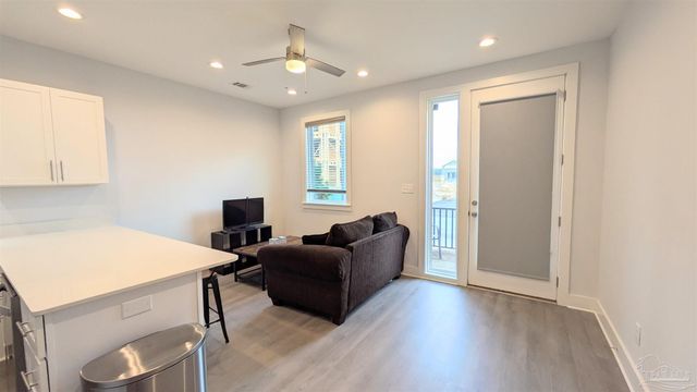 379 Clubbs St, Pensacola, FL 32502